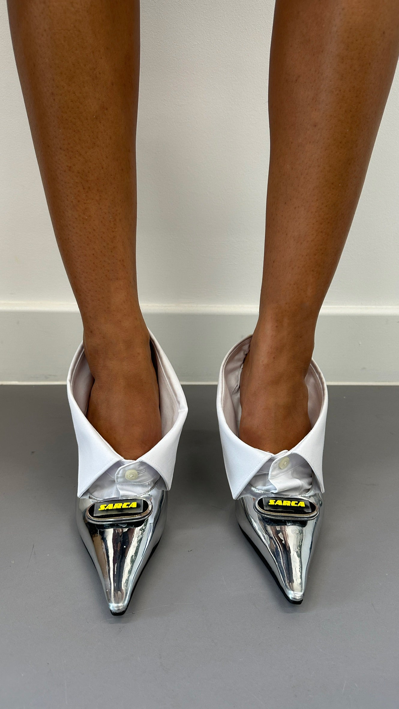 'Collar' high heels with logo