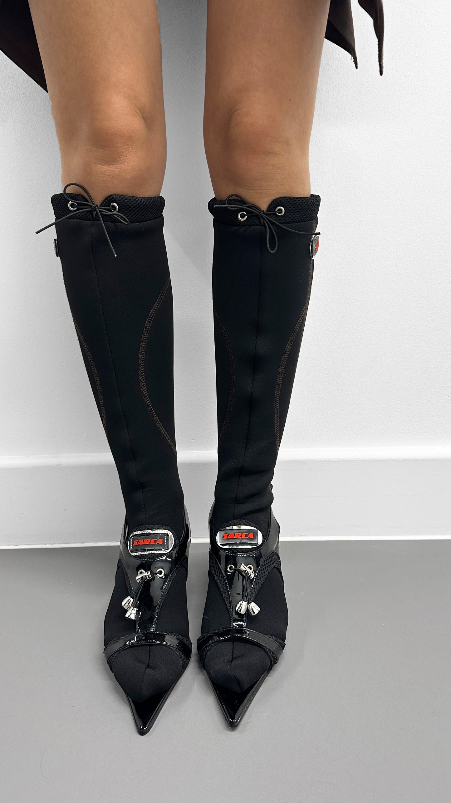 '2 "SNOWFLAKE" BLACK SANDAL BOOT