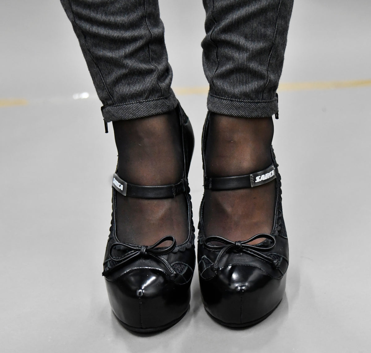 1 Fergie Black Pump